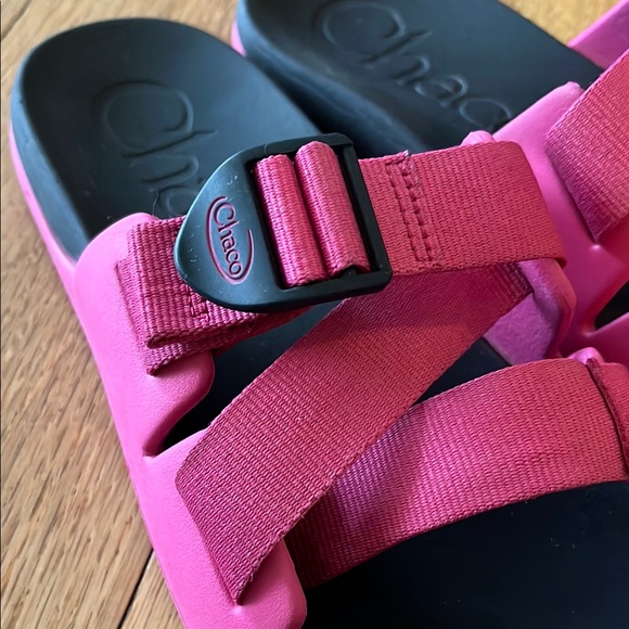 Chaco Pink Slides - Picture 2 of 6